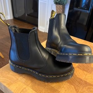 Dr. Martens Smooth Leather Chelsea women’s size 9 or men’s size 8
